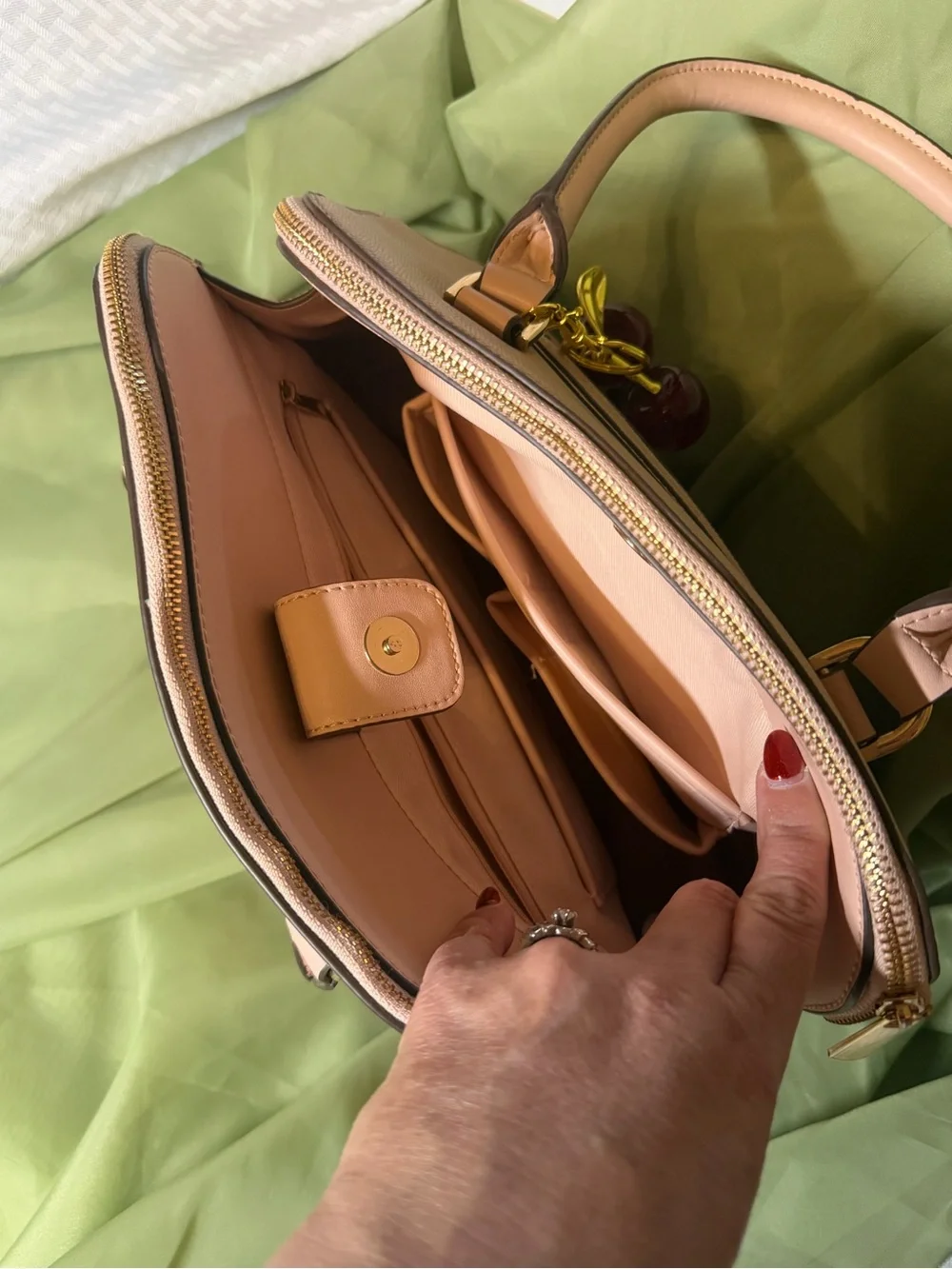 Classic Structured Satchel Handbag/Shoulder bag in Blush Pink